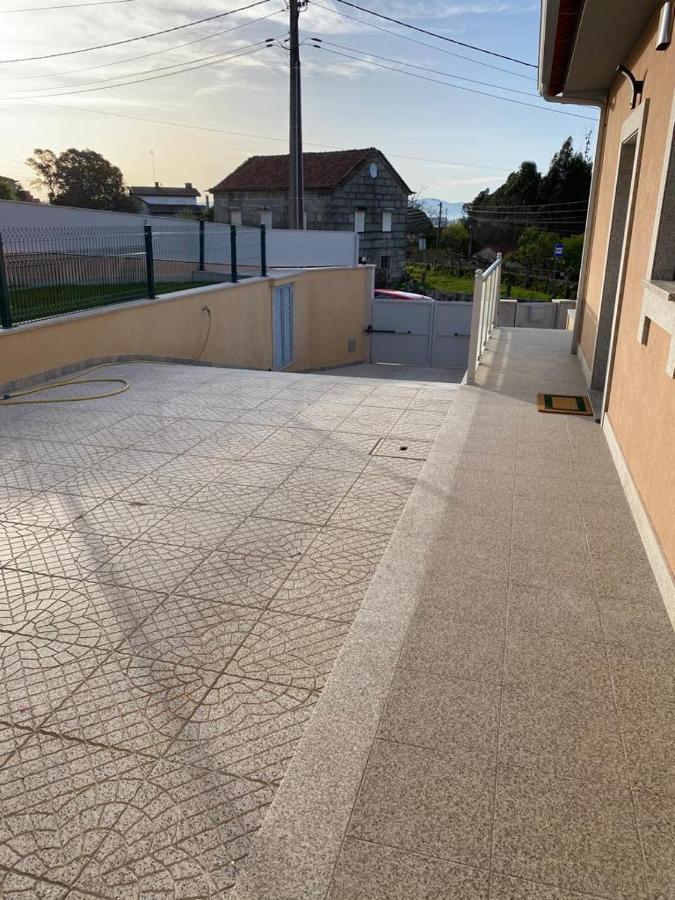 Vivenda Caixilao Casa Com 3 Quartos فيانا دو كاستيلو المظهر الخارجي الصورة